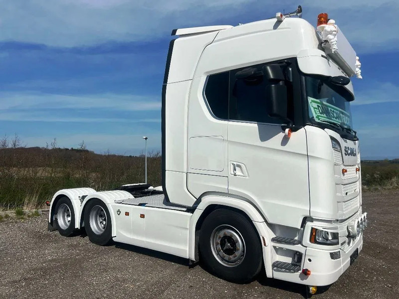 Scania 590S V8 NGS Like new . Air / Air suspension. hydr. system. - Sadulveok: pilt 3 Scania 590S V8 NGS Like new . Air / Air suspension. hydr. system. - Sadulveok: pilt 3