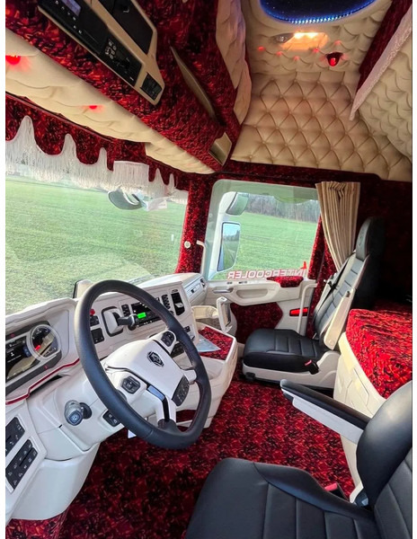 Scania R770 V8 NGS Special Interior. Only 110000 km. Air/ Air suspensiom. Hydr, system. - Sadulveok: pilt 4 Scania R770 V8 NGS Special Interior. Only 110000 km. Air/ Air suspensiom. Hydr, system. - Sadulveok: pilt 4