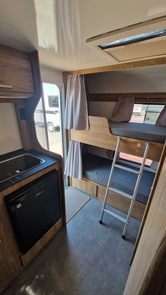 N-LAZUR Niewiadów Nowa Przyczepa Kempingowa dla 4 osób z Łazienką - Haagissuvila: pilt 3 N-LAZUR Niewiadów Nowa Przyczepa Kempingowa dla 4 osób z Łazienką - Haagissuvila: pilt 3