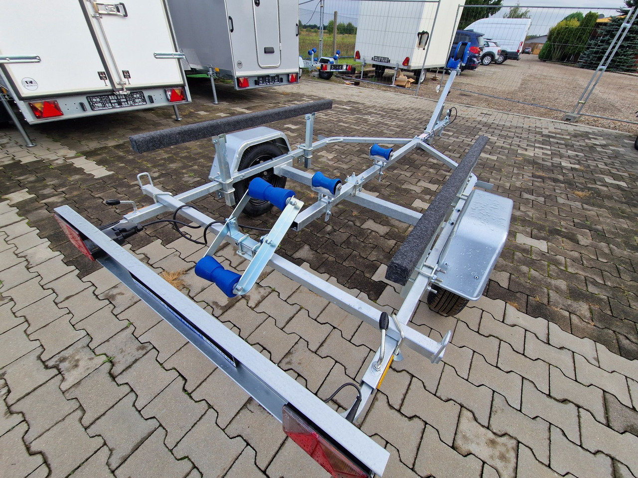 Nowa Przyczepa 2025 Podłodziowa ponton łódź Niewiadów P400 P415 do 6m - Treiler järelhaagis: pilt 4 Nowa Przyczepa 2025 Podłodziowa ponton łódź Niewiadów P400 P415 do 6m - Treiler järelhaagis: pilt 4