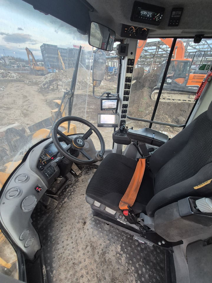 Rataslaadur VOLVO L180H: pilt 13