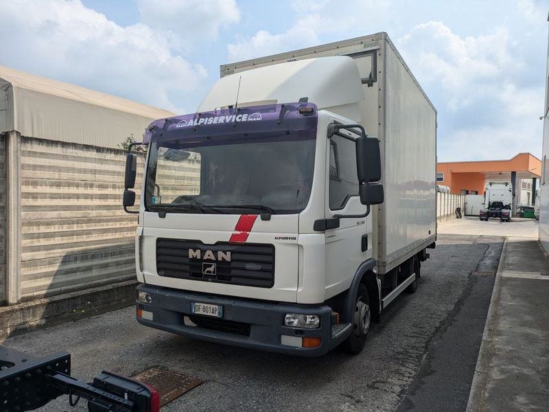 Camion cassone coibentato MAN MAN TGL 7.180 - Kasti veoauto: pilt 1 Camion cassone coibentato MAN MAN TGL 7.180 - Kasti veoauto: pilt 1