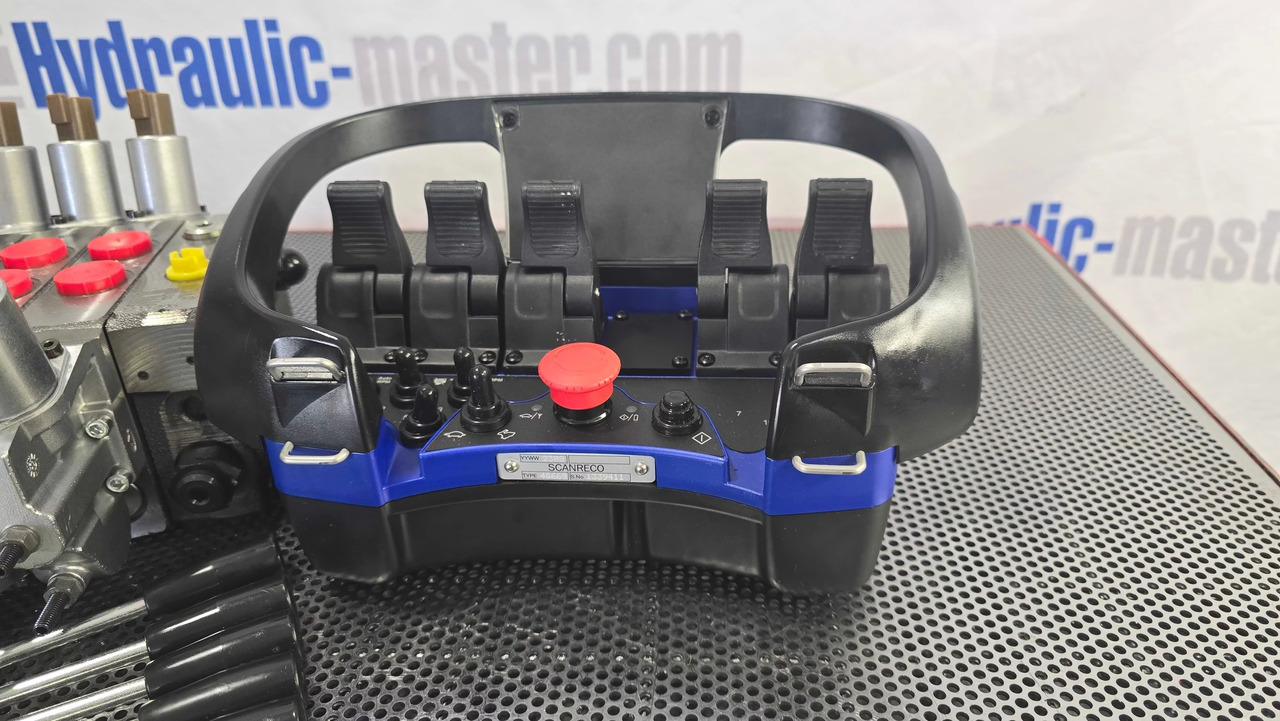 Container Side Lifter Sidelifter 5 sections valve with Radio Remote Scanreco - Prügiauto: pilt 2 Container Side Lifter Sidelifter 5 sections valve with Radio Remote Scanreco - Prügiauto: pilt 2