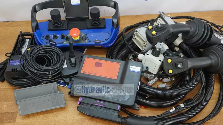 Metsandusseadmed CanBus 2 joysticks with radio control Scanreco G3 12 V Forest crane for Palms Farma BMF KTS: pilt 13 Metsandusseadmed CanBus 2 joysticks with radio control Scanreco G3 12 V Forest crane for Palms Farma BMF KTS: pilt 13