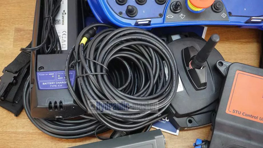 Metsandusseadmed CanBus 2 joysticks with radio control Scanreco G3 12 V Forest crane for Palms Farma BMF KTS: pilt 8 Metsandusseadmed CanBus 2 joysticks with radio control Scanreco G3 12 V Forest crane for Palms Farma BMF KTS: pilt 8