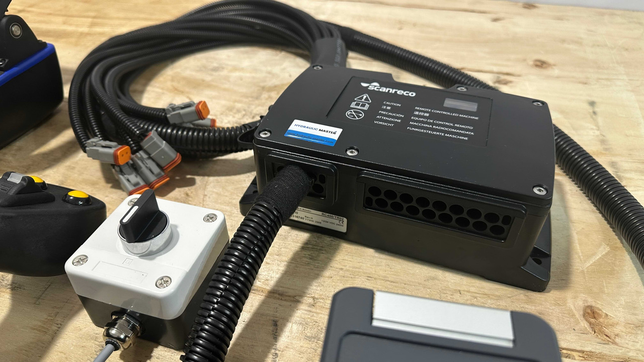 Control Set Radio Remote Scanreco RC400 and JP Joysticks PWM for Nordhydraulic, Kubota, Parker - Metsandusseadmed: pilt 4 Control Set Radio Remote Scanreco RC400 and JP Joysticks PWM for Nordhydraulic, Kubota, Parker - Metsandusseadmed: pilt 4