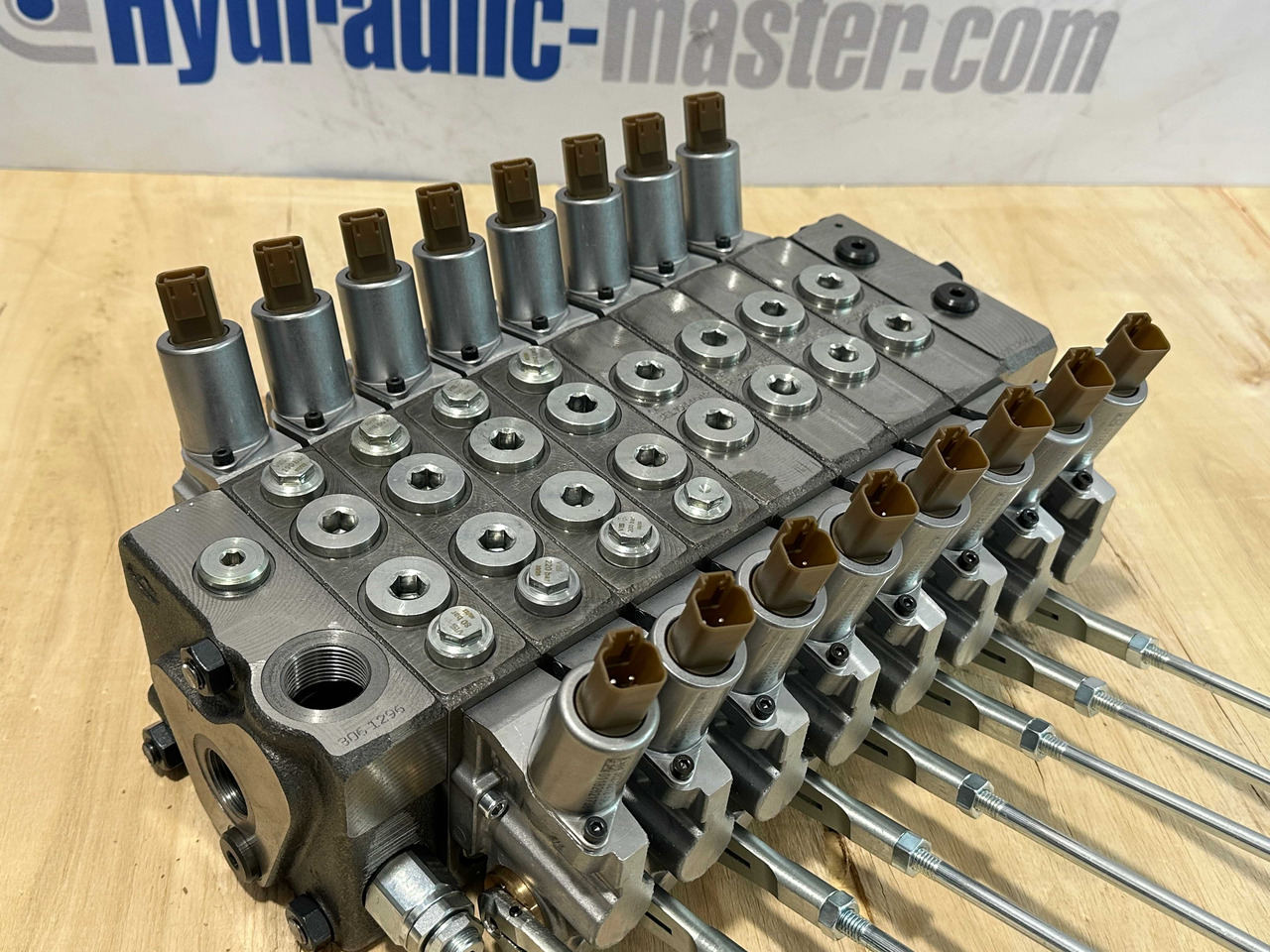 Valve Walvoil DPX100 MKG, Palfinger, Fassi, Hiab - Metsahaagis: pilt 1 Valve Walvoil DPX100 MKG, Palfinger, Fassi, Hiab - Metsahaagis: pilt 1