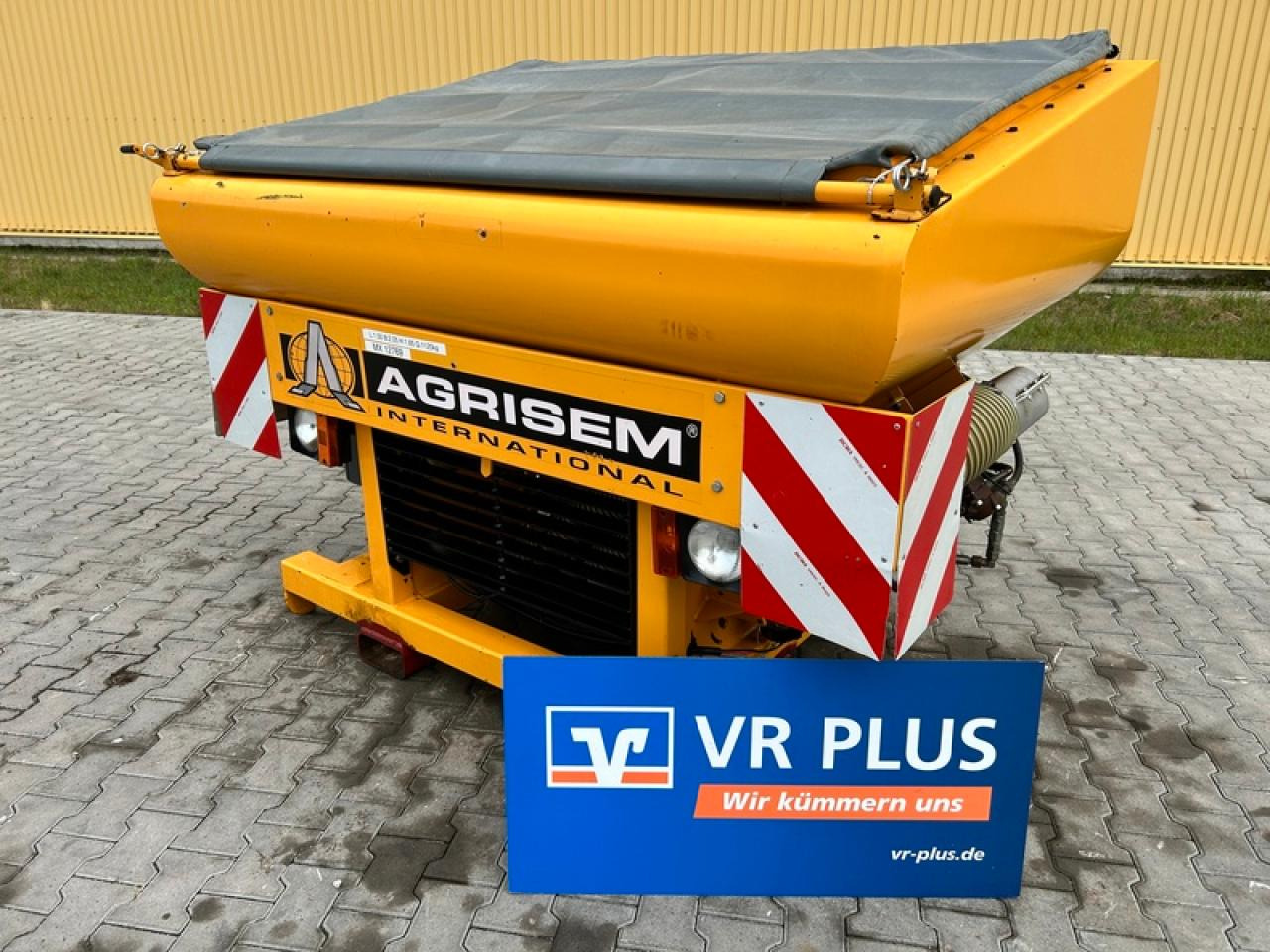 AGRISEM DSF 1600 FRONTTANK - Väetiselaoturid: pilt 1 AGRISEM DSF 1600 FRONTTANK - Väetiselaoturid: pilt 1
