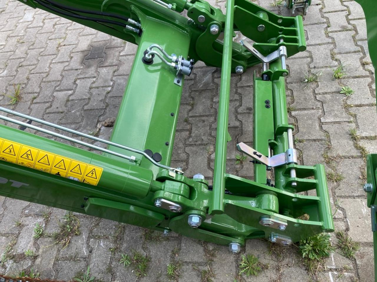 Fendt FRONTLADER CARGO 5X85 - Esilaadur traktorile: pilt 3 Fendt FRONTLADER CARGO 5X85 - Esilaadur traktorile: pilt 3