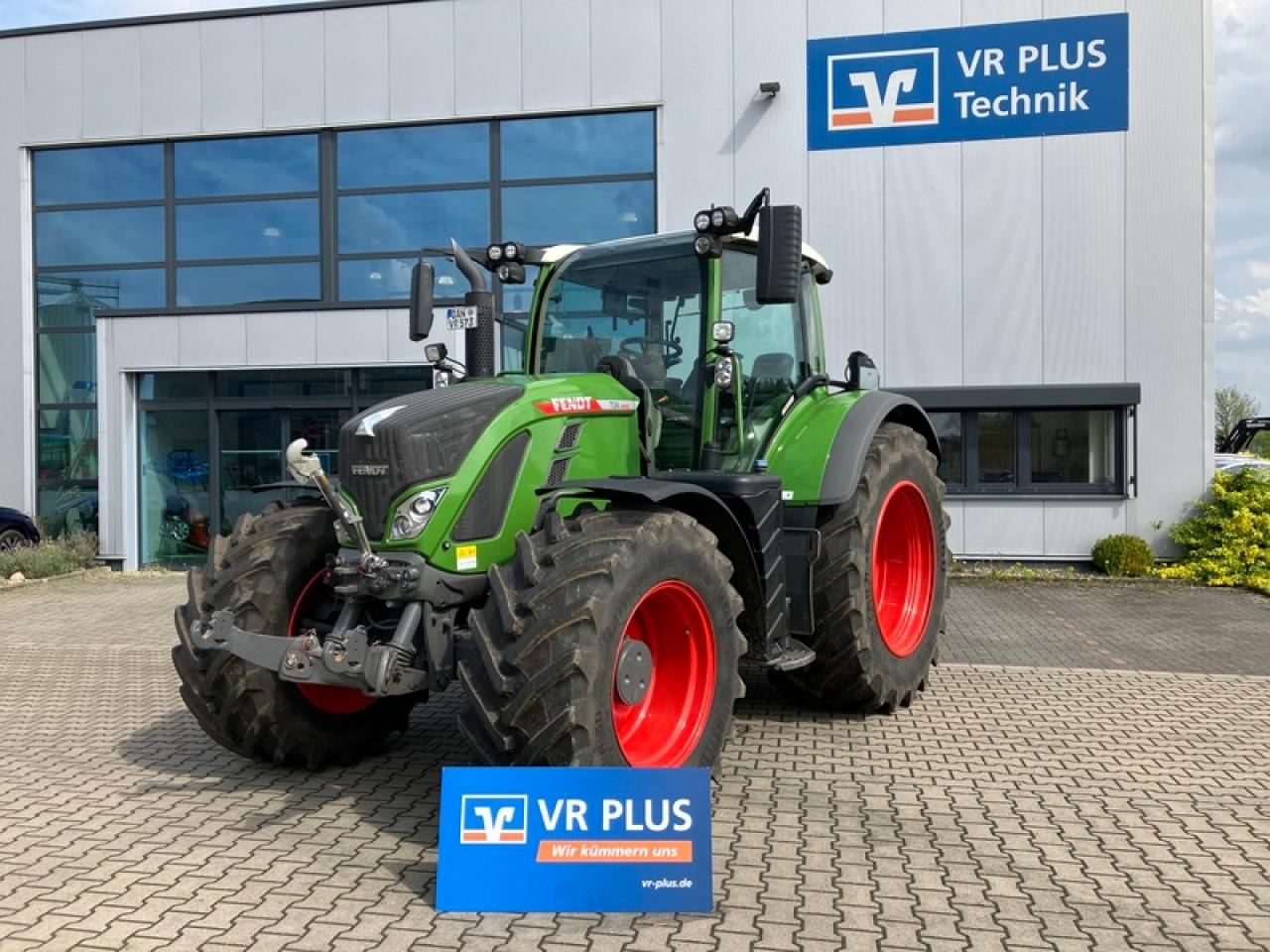 Fendt VARIO 724 GEN 6 PROFI PLUS SET 2 - Traktor: pilt 1 Fendt VARIO 724 GEN 6 PROFI PLUS SET 2 - Traktor: pilt 1