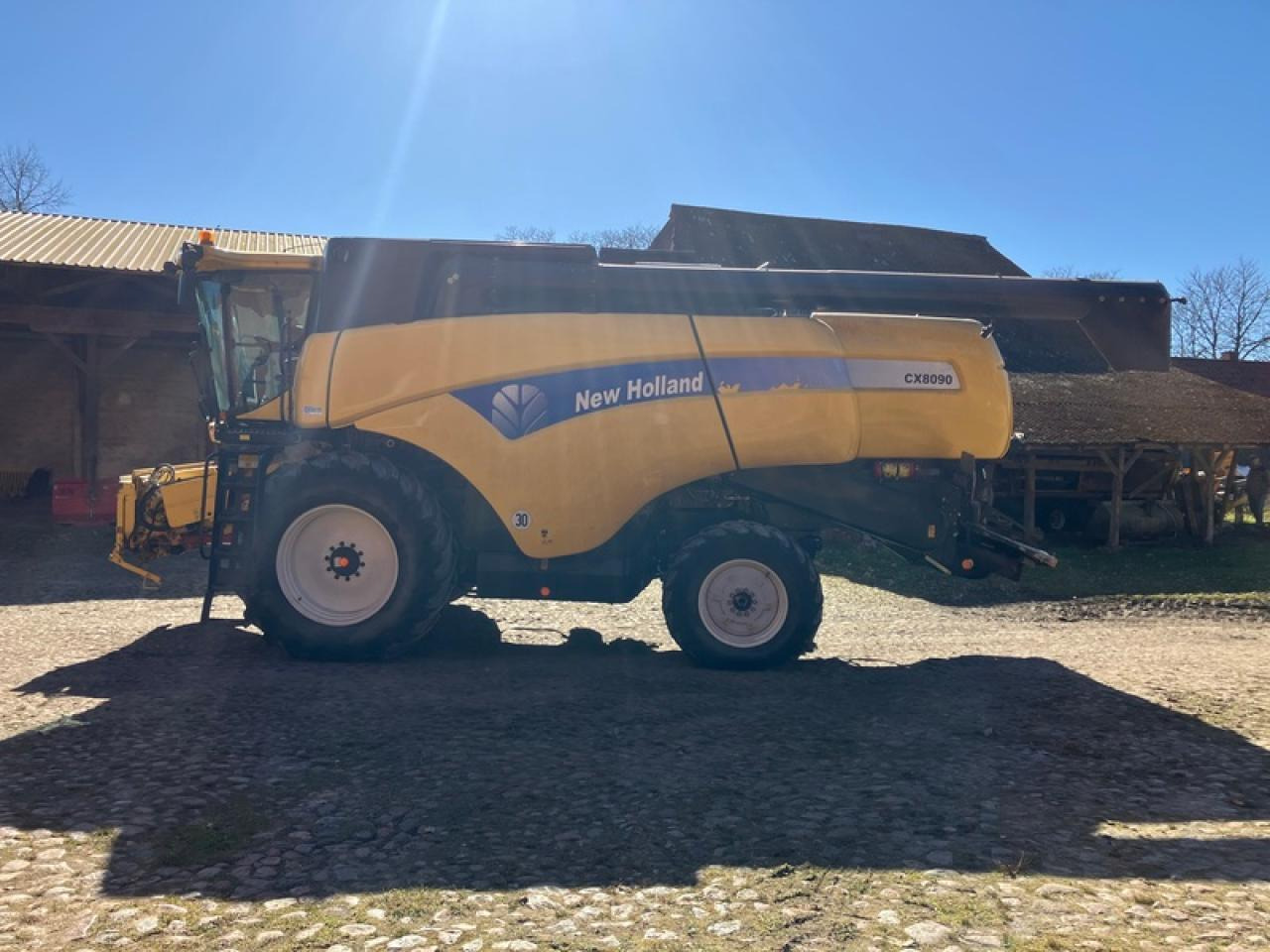 New Holland CX 8090 ALLRAD SIEBKASTENAUSGLEICH - Kombain: pilt 2 New Holland CX 8090 ALLRAD SIEBKASTENAUSGLEICH - Kombain: pilt 2