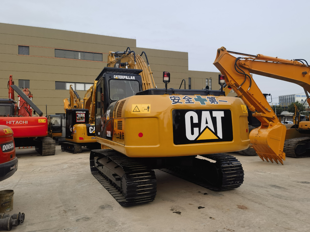 CAT 320DL Excavator - Lintekskavaator: pilt 4 CAT 320DL Excavator - Lintekskavaator: pilt 4