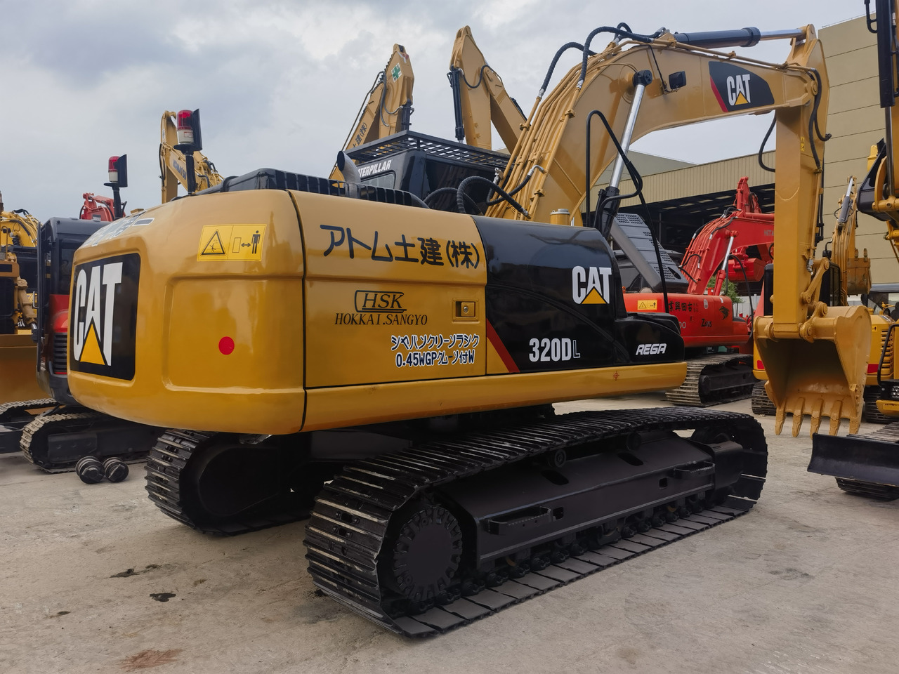 CAT 320DL Excavator - Lintekskavaator: pilt 2 CAT 320DL Excavator - Lintekskavaator: pilt 2
