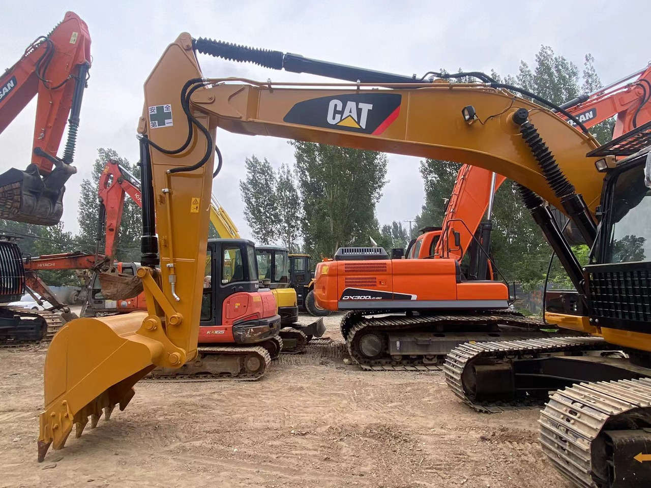 CAT 320DL used excavator - Lintekskavaator: pilt 4 CAT 320DL used excavator - Lintekskavaator: pilt 4