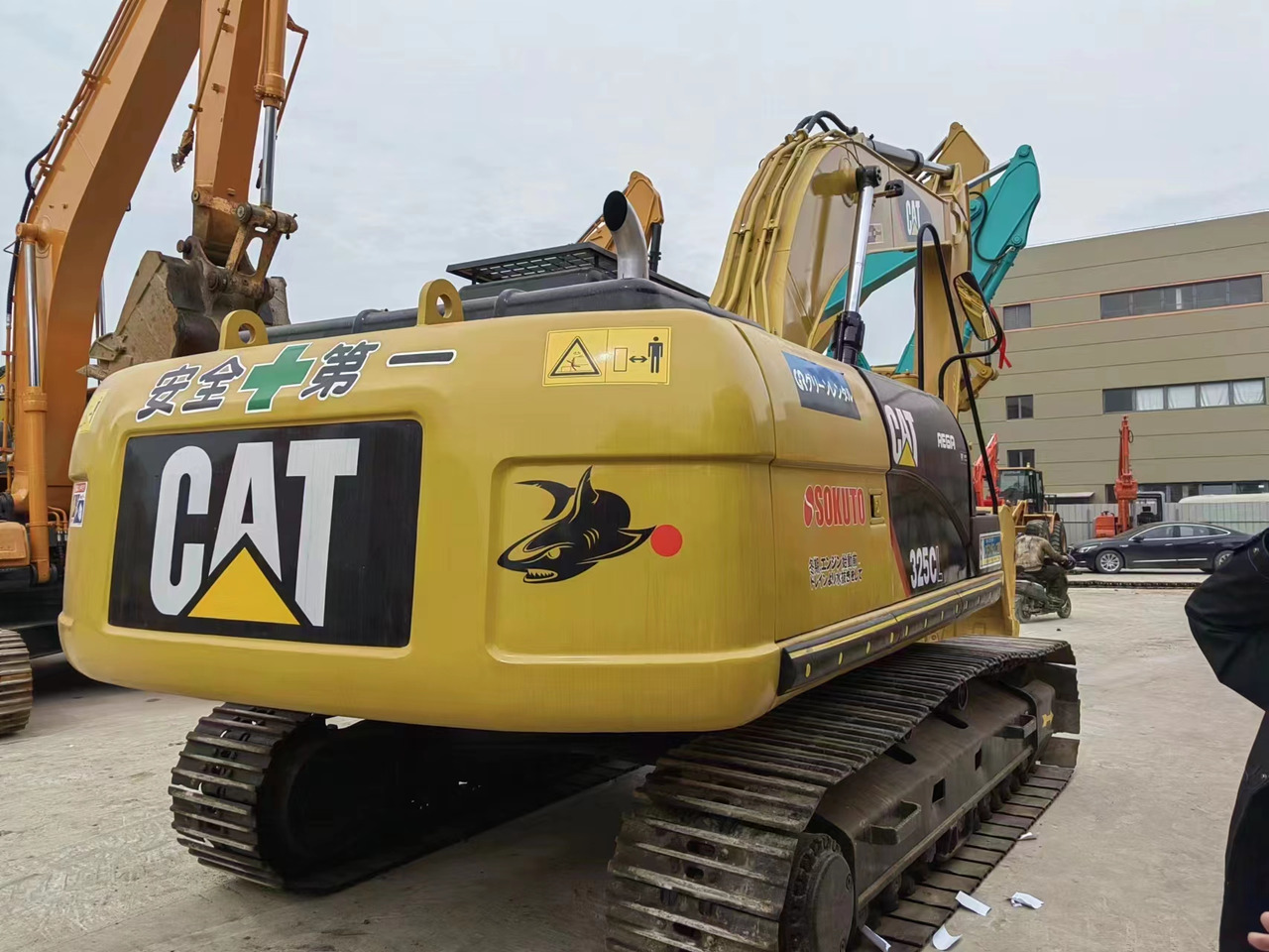 CATERPILLAR 325 C - Lintekskavaator: pilt 1 CATERPILLAR 325 C - Lintekskavaator: pilt 1