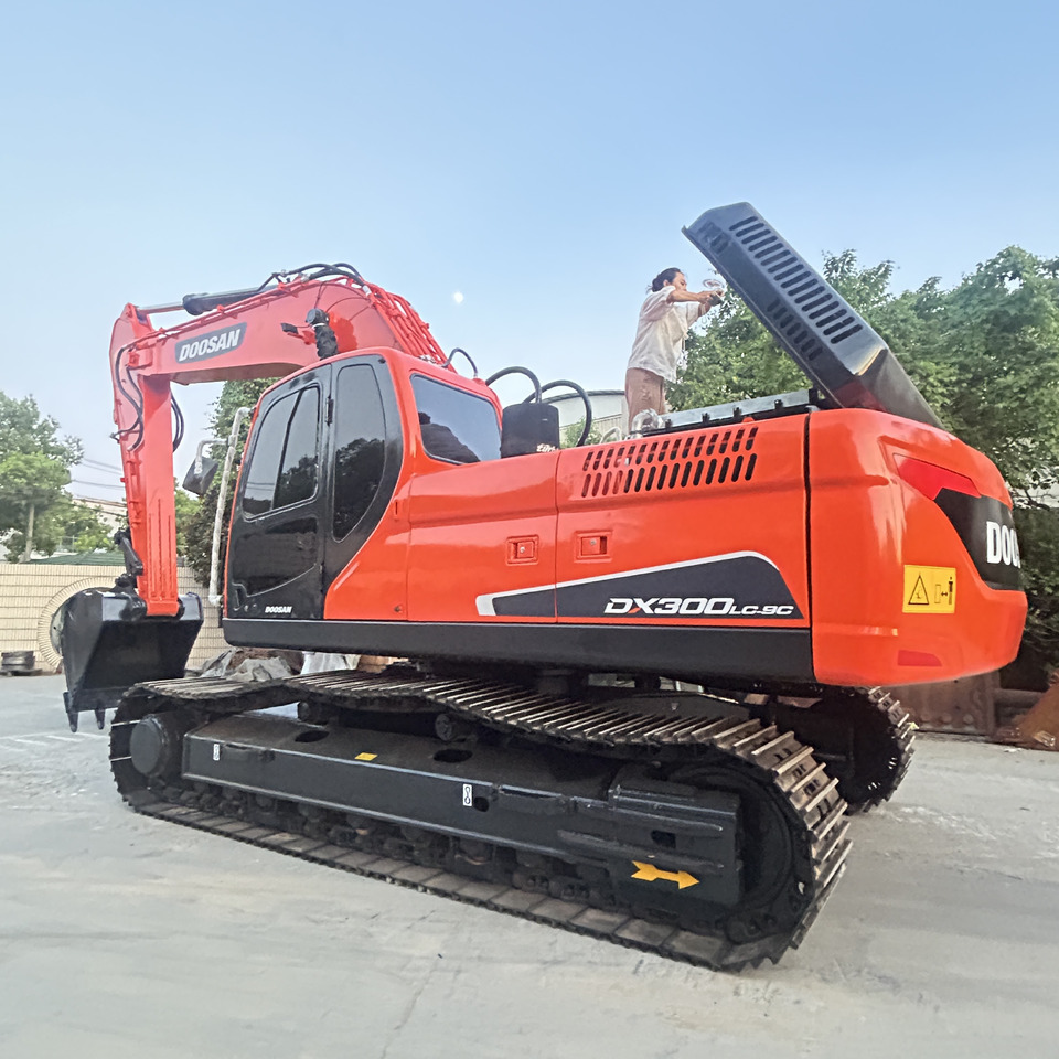 Doosan DX300LC Crawler Excavator - Lintekskavaator: pilt 4 Doosan DX300LC Crawler Excavator - Lintekskavaator: pilt 4