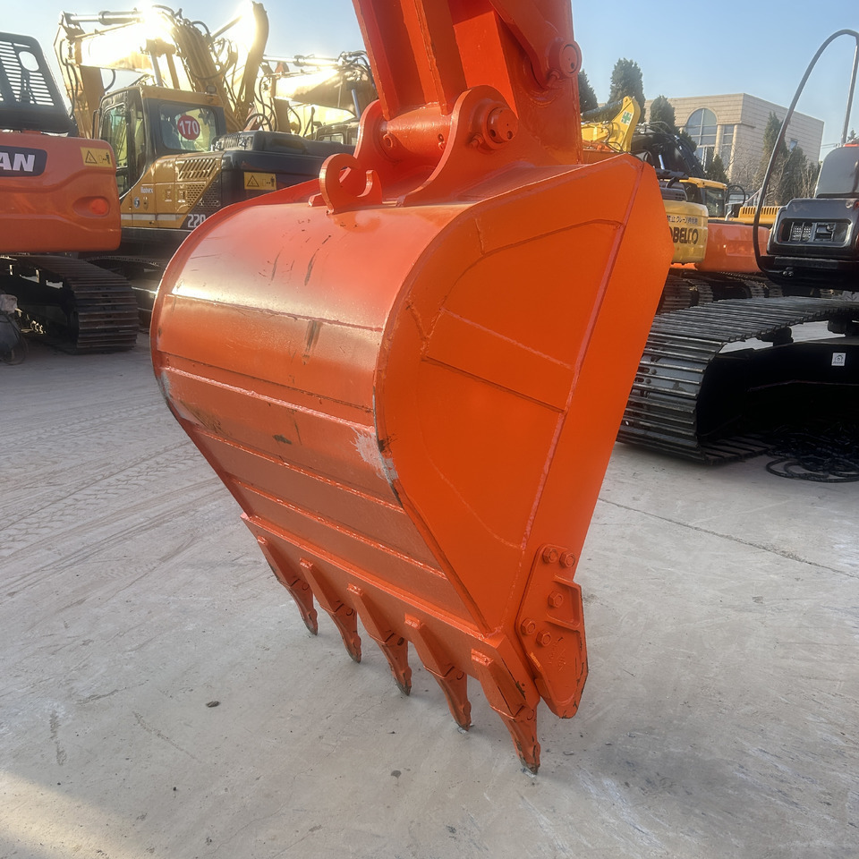 Hitachi ZX200-3 Excavator - Lintekskavaator: pilt 4 Hitachi ZX200-3 Excavator - Lintekskavaator: pilt 4