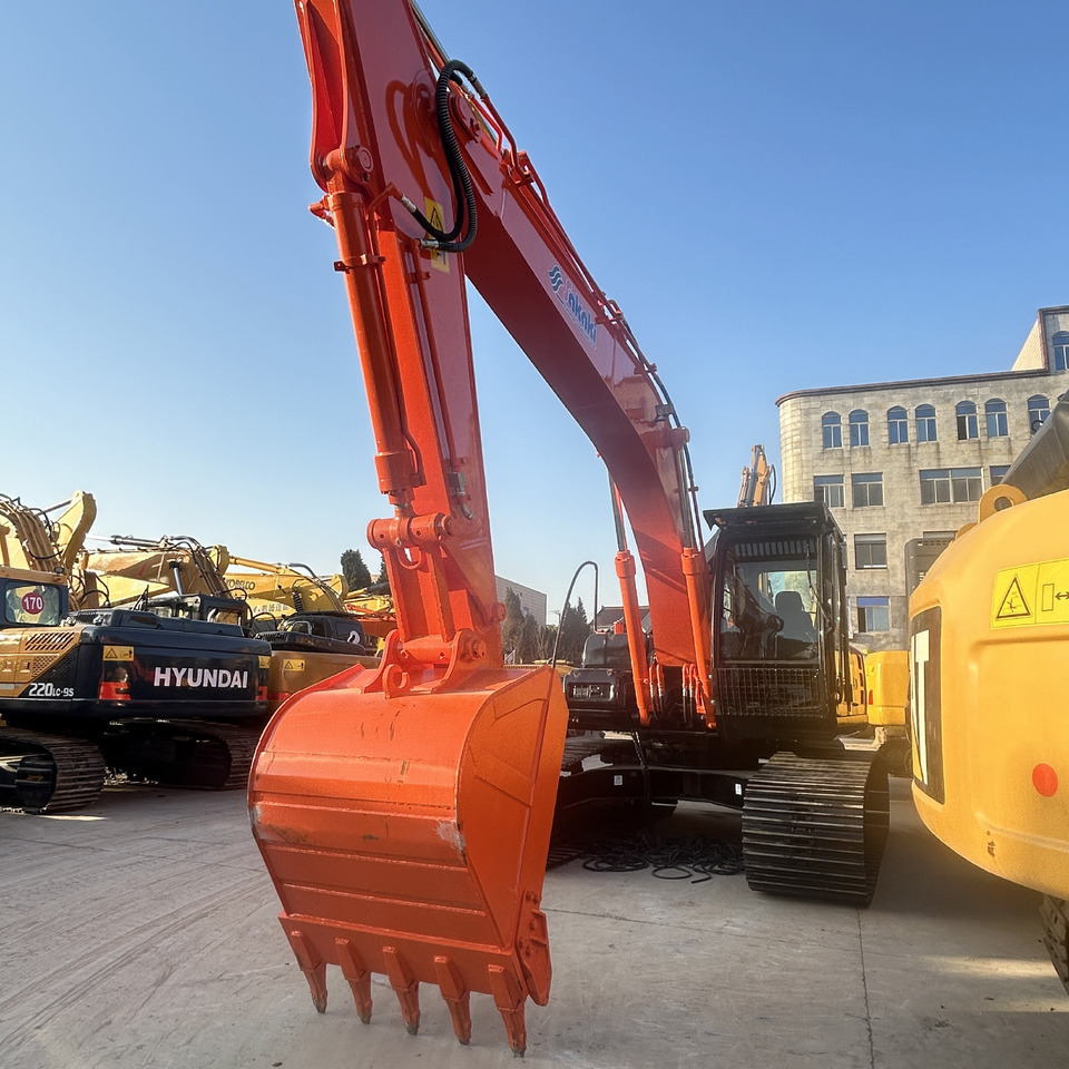 Hitachi ZX200-3 Excavator - Lintekskavaator: pilt 3 Hitachi ZX200-3 Excavator - Lintekskavaator: pilt 3
