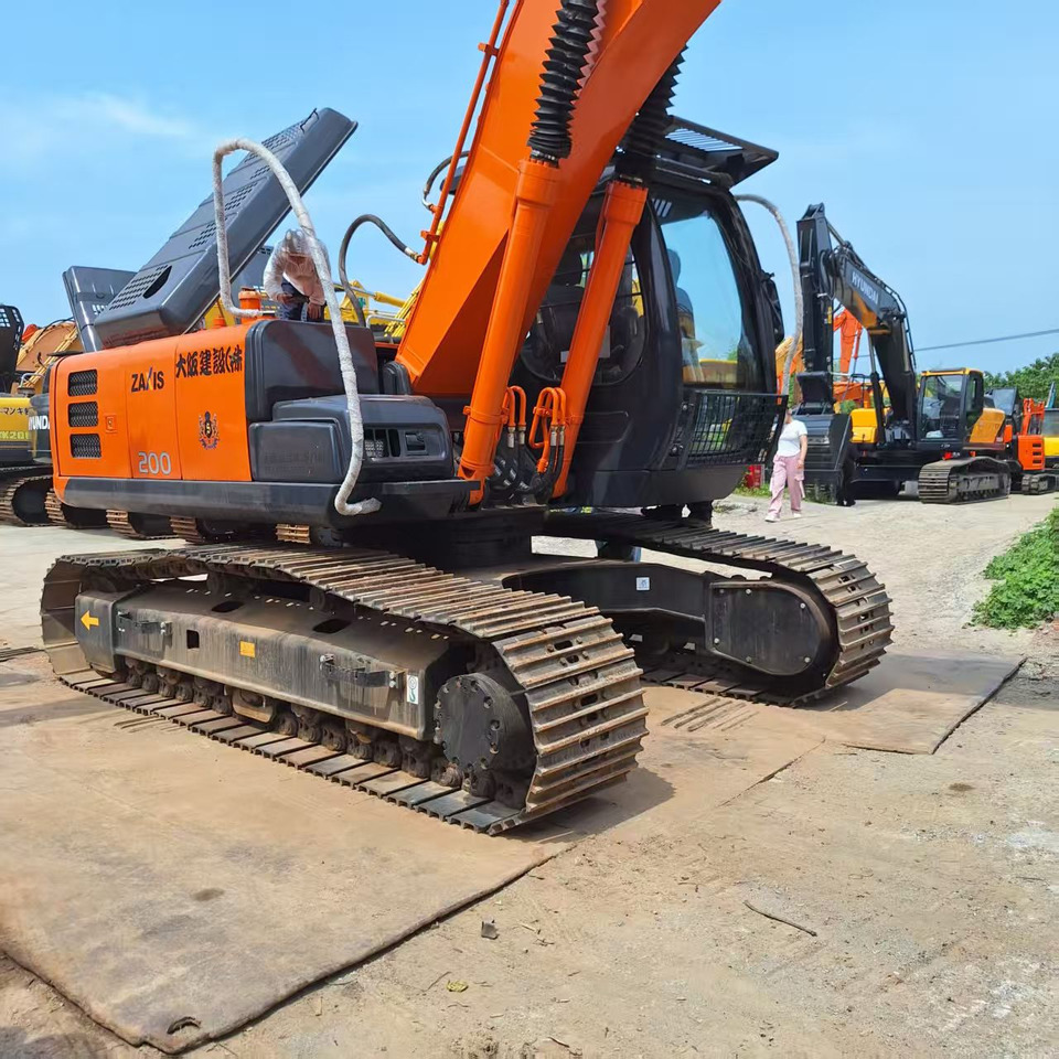 Hitachi ZX200 Excavator - Lintekskavaator: pilt 1 Hitachi ZX200 Excavator - Lintekskavaator: pilt 1