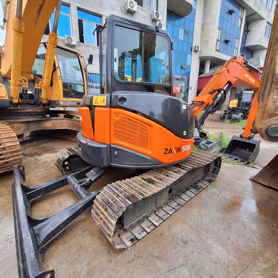 Hitachi ZX50 Excavator - Lintekskavaator: pilt 1 Hitachi ZX50 Excavator - Lintekskavaator: pilt 1