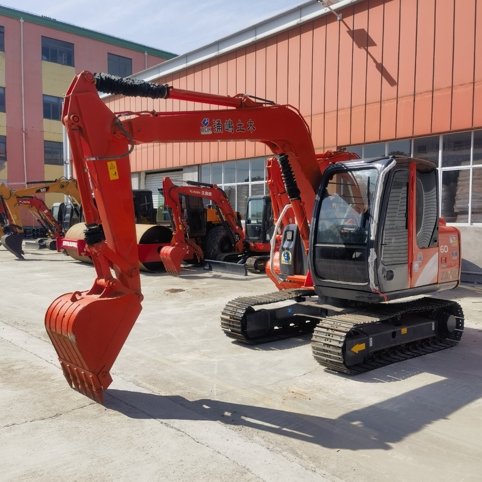 Hitachi ZX60 Excavator - Lintekskavaator: pilt 4 Hitachi ZX60 Excavator - Lintekskavaator: pilt 4