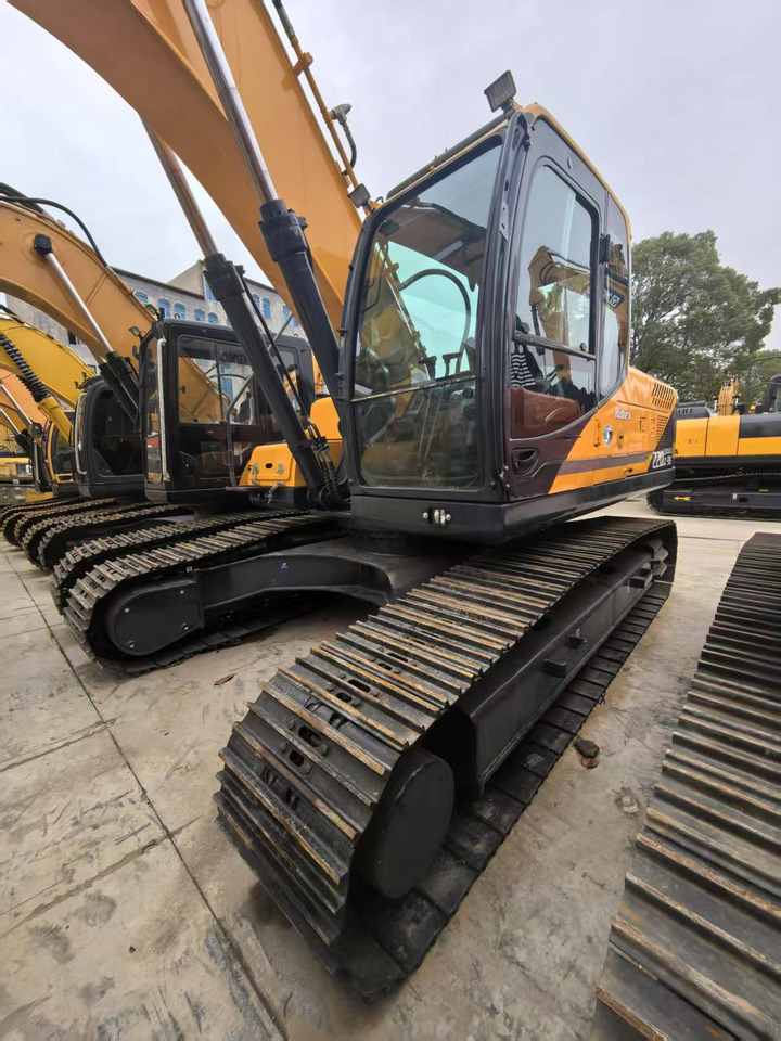 Hyundai 220LC-9S Excavator - Lintekskavaator: pilt 4 Hyundai 220LC-9S Excavator - Lintekskavaator: pilt 4