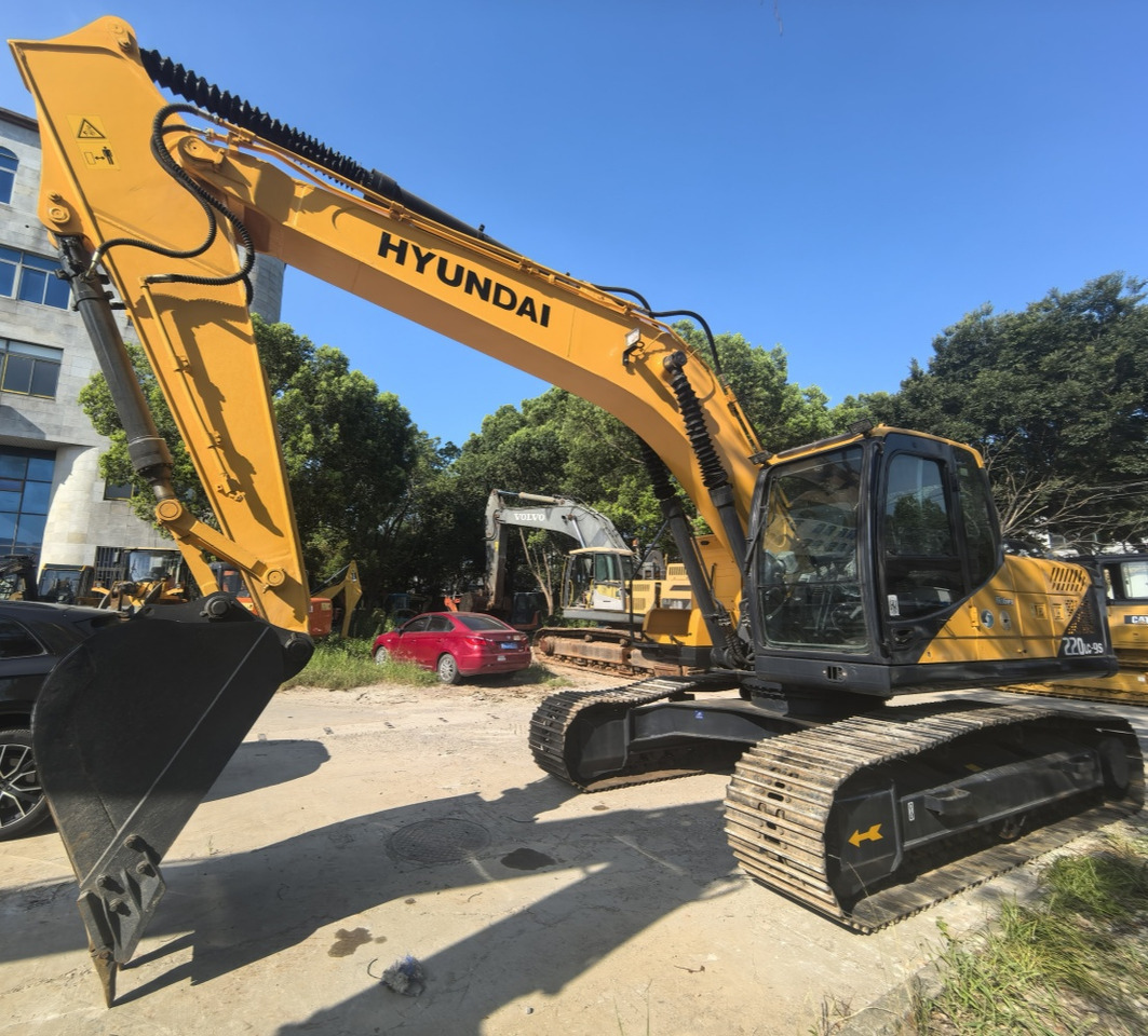 Hyundai 220lc-9s   excavator - Ratastel ekskavaator: pilt 3 Hyundai 220lc-9s   excavator - Ratastel ekskavaator: pilt 3