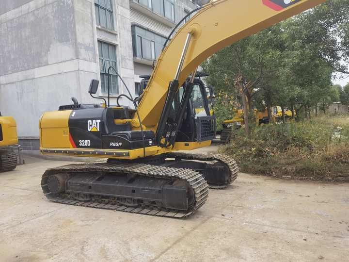 Japanese Used CAT 320 Excavator Caterpillar 20 Ton Earth-moving Machinery Cheap Used CAT320D CAT320D2 Excavator for Sale - Ekskavaator: pilt 5 Japanese Used CAT 320 Excavator Caterpillar 20 Ton Earth-moving Machinery Cheap Used CAT320D CAT320D2 Excavator for Sale - Ekskavaator: pilt 5