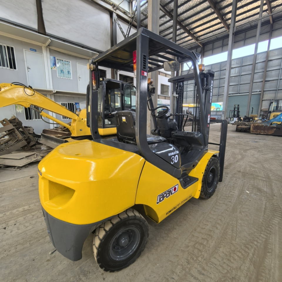 Komatsu FD30 Forklift - Diiseltõstuk: pilt 4 Komatsu FD30 Forklift - Diiseltõstuk: pilt 4