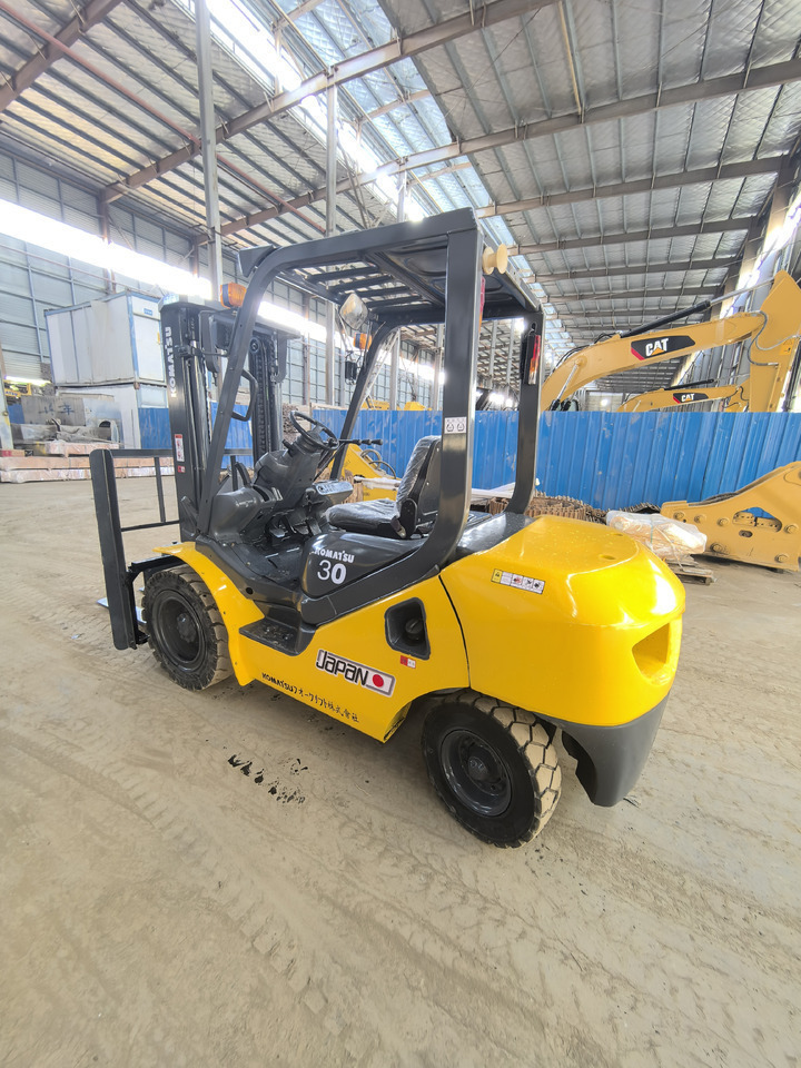 Komatsu FD30 Forklift - Diiseltõstuk: pilt 5 Komatsu FD30 Forklift - Diiseltõstuk: pilt 5