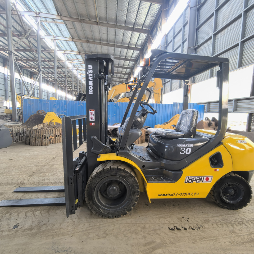 Komatsu FD30 Forklift - Diiseltõstuk: pilt 4 Komatsu FD30 Forklift - Diiseltõstuk: pilt 4