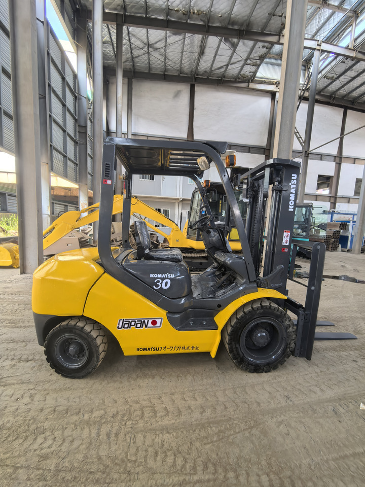 Komatsu FD30 Forklift - Diiseltõstuk: pilt 1 Komatsu FD30 Forklift - Diiseltõstuk: pilt 1