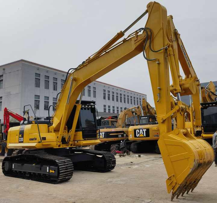 Komatsu PC 220-8 Excavator - Lintekskavaator: pilt 2 Komatsu PC 220-8 Excavator - Lintekskavaator: pilt 2