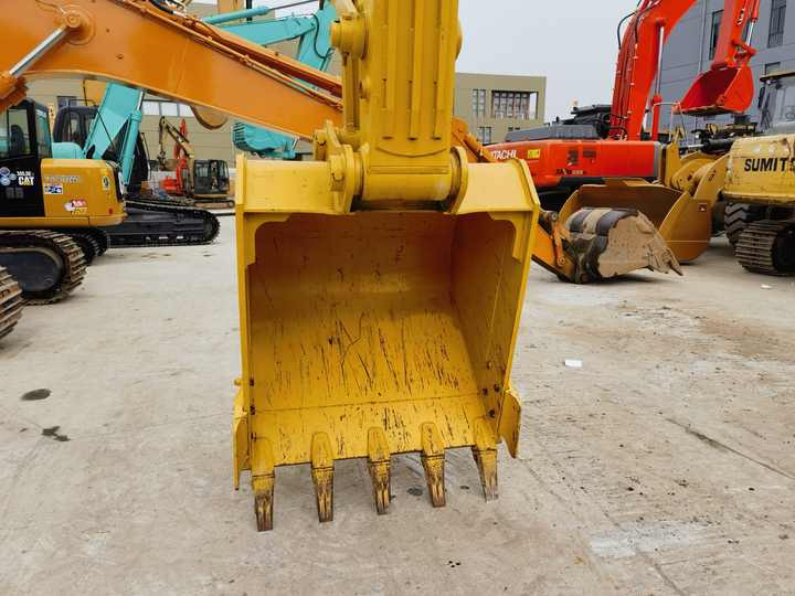 Komatsu PC 220-8 Excavator - Lintekskavaator: pilt 4 Komatsu PC 220-8 Excavator - Lintekskavaator: pilt 4