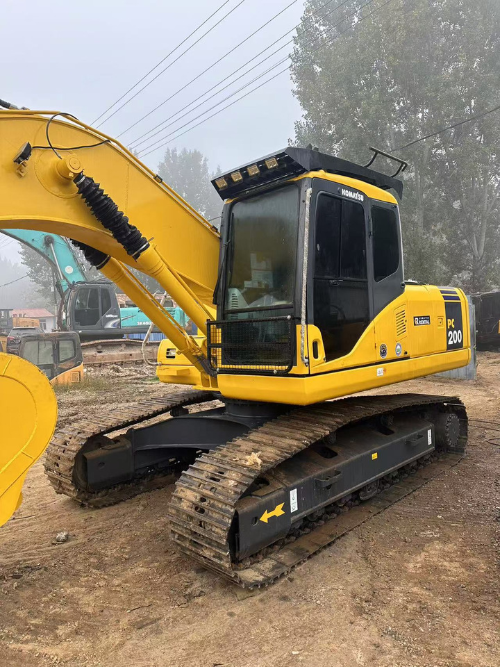Komatsu PC200-7 excavator - Lintekskavaator: pilt 1 Komatsu PC200-7 excavator - Lintekskavaator: pilt 1
