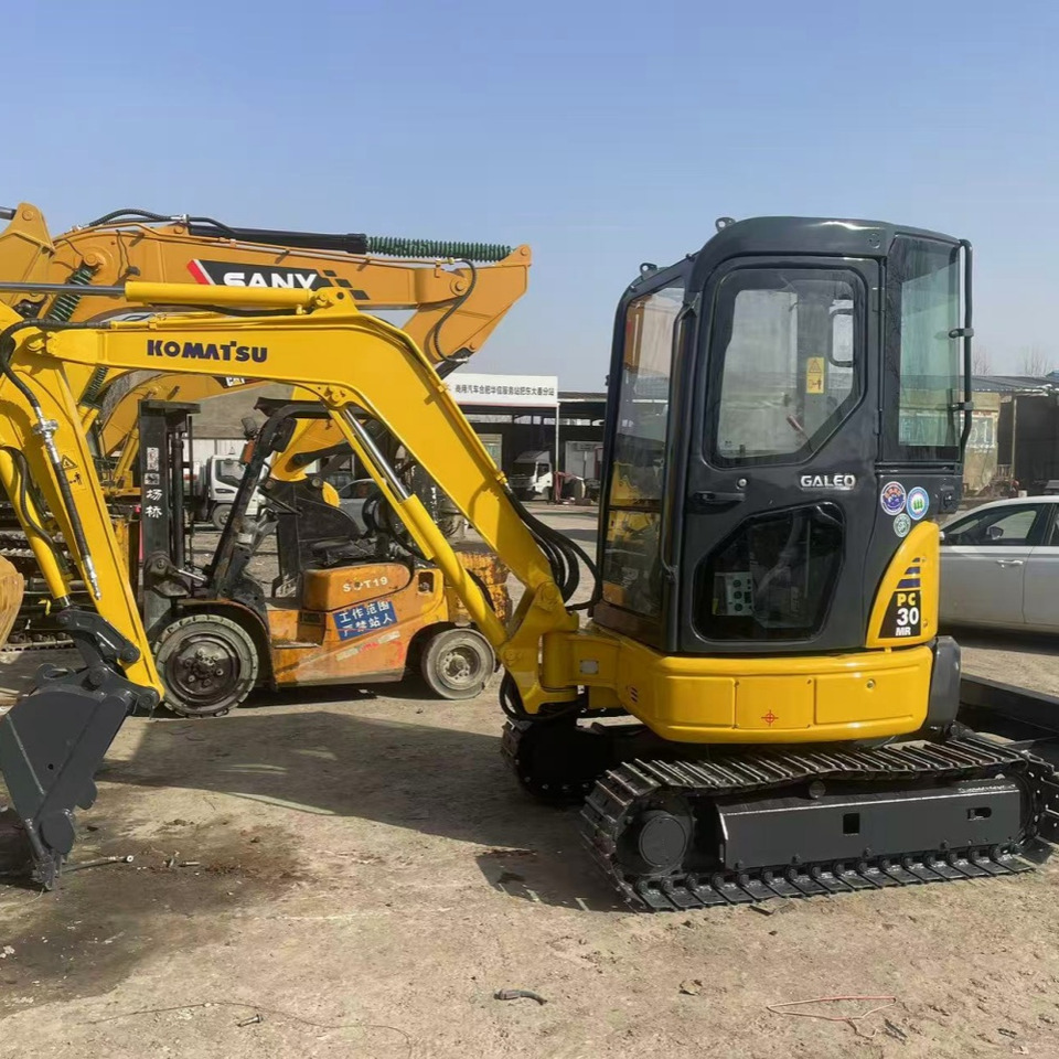 Komatsu PC30 Excavator - Lintekskavaator: pilt 2 Komatsu PC30 Excavator - Lintekskavaator: pilt 2