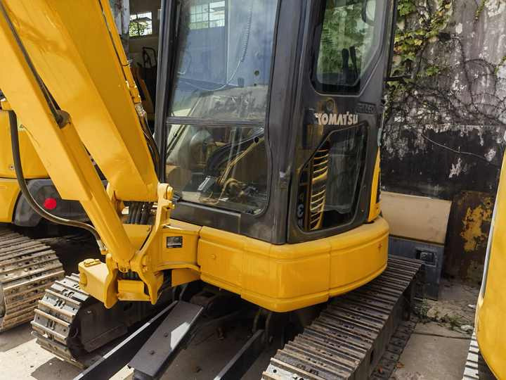 Komatsu PC35MR-3 excavator - Lintekskavaator: pilt 3 Komatsu PC35MR-3 excavator - Lintekskavaator: pilt 3