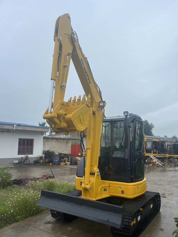 Komatsu PC55MR - Miniekskavaator: pilt 3 Komatsu PC55MR - Miniekskavaator: pilt 3