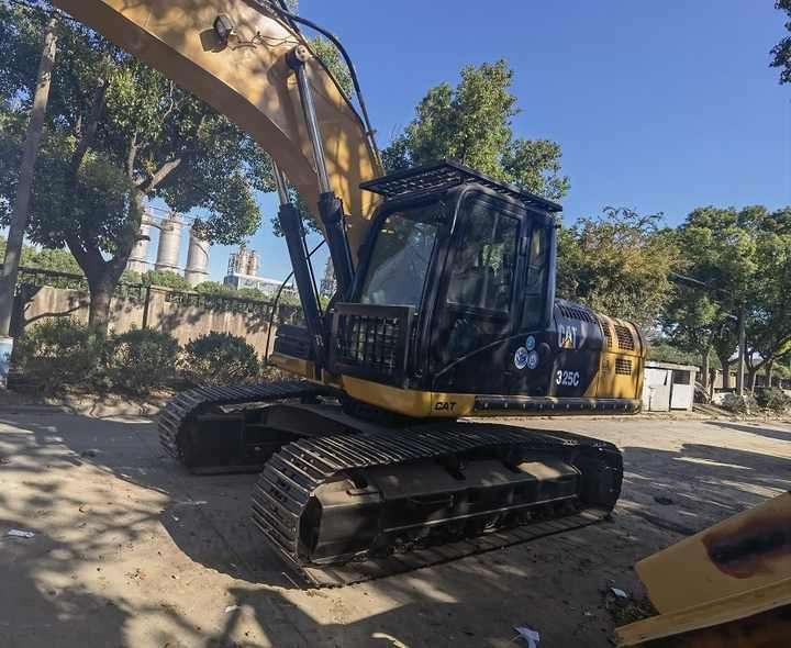 Original high quality second hand excavator Used Caterpillar 325C used excavator machine for sale - Lintekskavaator: pilt 2 Original high quality second hand excavator Used Caterpillar 325C used excavator machine for sale - Lintekskavaator: pilt 2