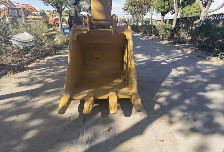 Original second-hand machinery equipment CAT 325C japanese used excavator for sale in shanghai - Lintekskavaator: pilt 5 Original second-hand machinery equipment CAT 325C japanese used excavator for sale in shanghai - Lintekskavaator: pilt 5