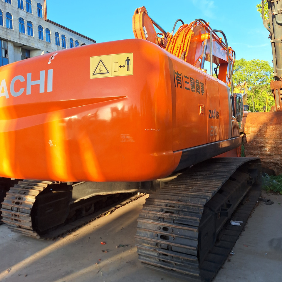 Second hand Hitachi ZX210 excavator - Ekskavaator: pilt 3 Second hand Hitachi ZX210 excavator - Ekskavaator: pilt 3