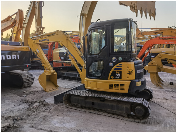 Small mini excavator komatsu PC55MR Komatsu PC55 crawler excavator for sale - Miniekskavaator: pilt 1 Small mini excavator komatsu PC55MR Komatsu PC55 crawler excavator for sale - Miniekskavaator: pilt 1