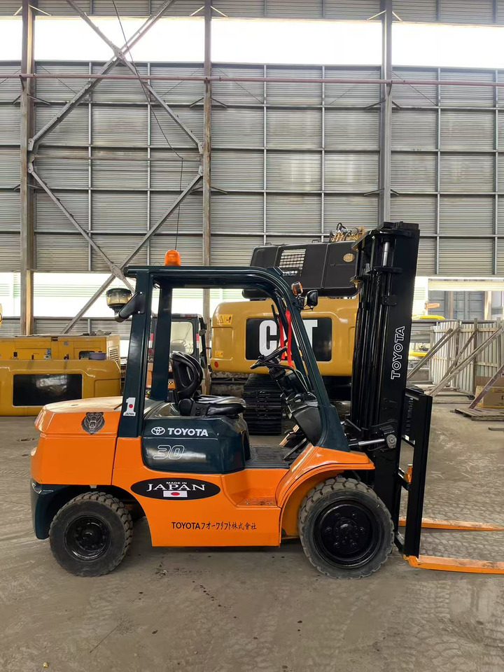 Toyota FD30 Forklift - Diiseltõstuk: pilt 1 Toyota FD30 Forklift - Diiseltõstuk: pilt 1