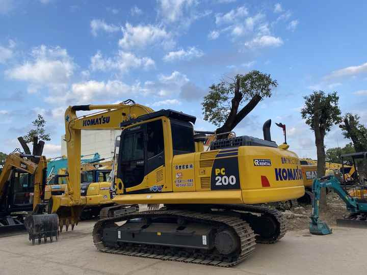 Used Excavators Komatsu PC200-8 Second Hand Crawler Digger komatsu pc200-8 pc220-8 with fast delivery for Sale - Lintekskavaator: pilt 3 Used Excavators Komatsu PC200-8 Second Hand Crawler Digger komatsu pc200-8 pc220-8 with fast delivery for Sale - Lintekskavaator: pilt 3