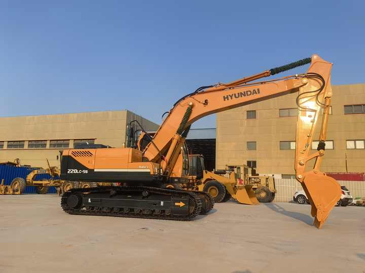 Hot sale high quality Hyundai 220LC-9S used crawler excavator 305LC-9T Hyundai used excavator for sale - Lintekskavaator: pilt 2 Hot sale high quality Hyundai 220LC-9S used crawler excavator 305LC-9T Hyundai used excavator for sale - Lintekskavaator: pilt 2