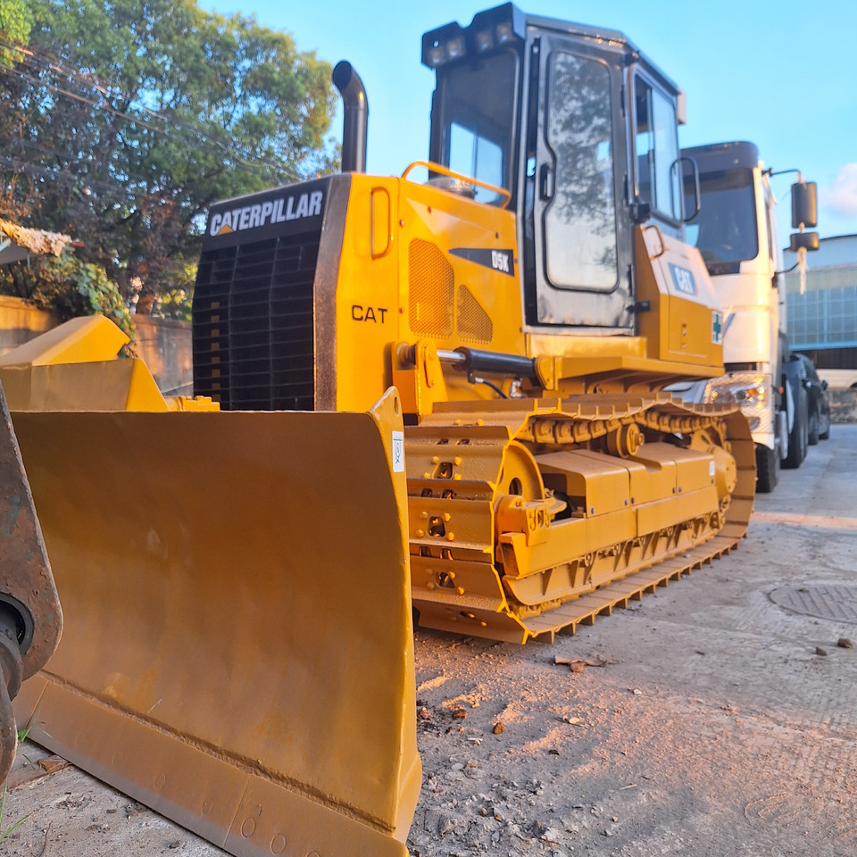 Used caterpillar cat D5k bulldozer - Buldooser: pilt 3 Used caterpillar cat D5k bulldozer - Buldooser: pilt 3