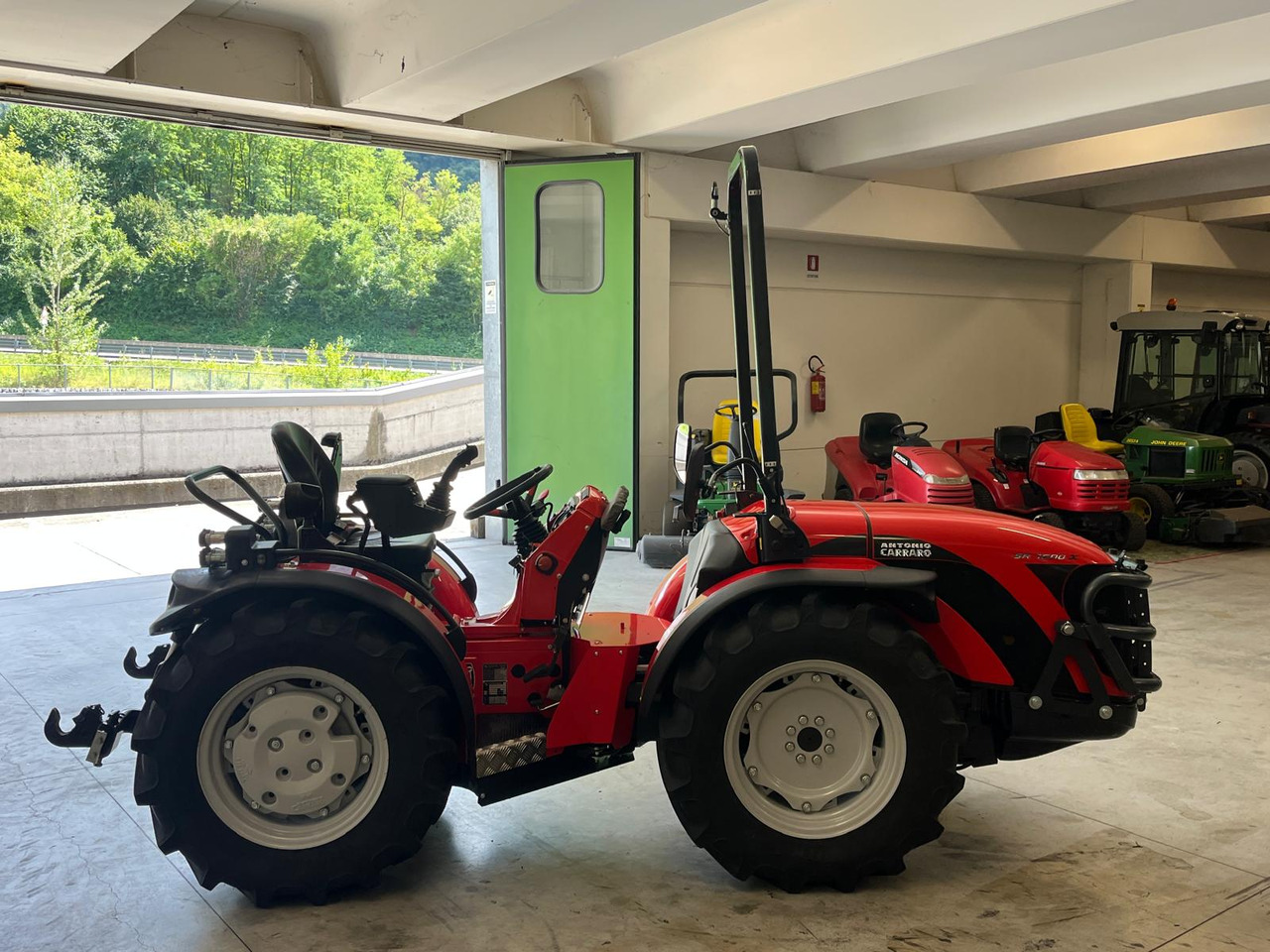 ANTONIO CARRARO INFINITY SR 7600 - Traktor: pilt 5 ANTONIO CARRARO INFINITY SR 7600 - Traktor: pilt 5