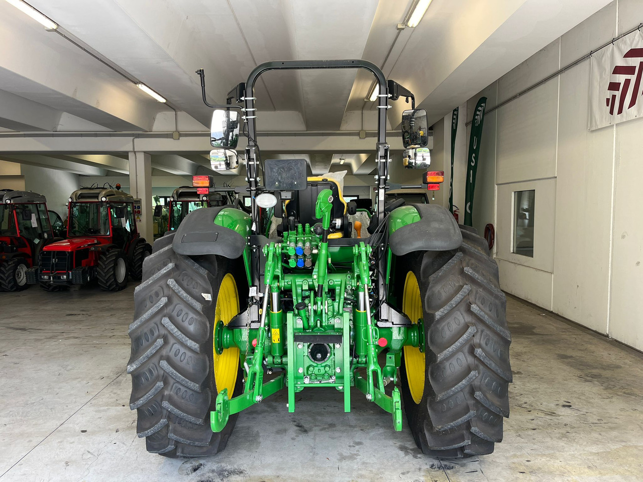 JOHN DEERE 5100 M - Traktor: pilt 5 JOHN DEERE 5100 M - Traktor: pilt 5