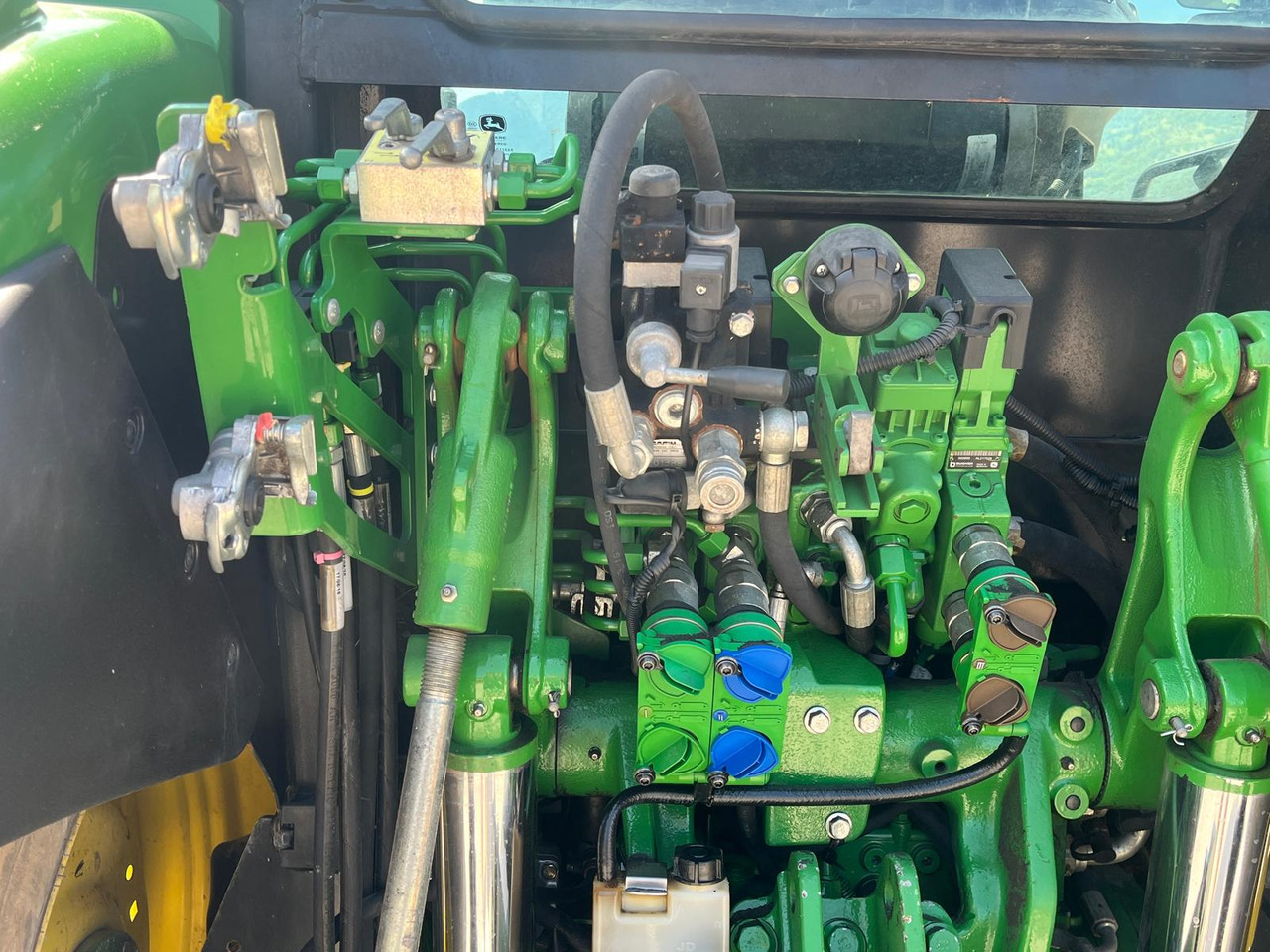Traktor JOHN DEERE 5115R: pilt 8