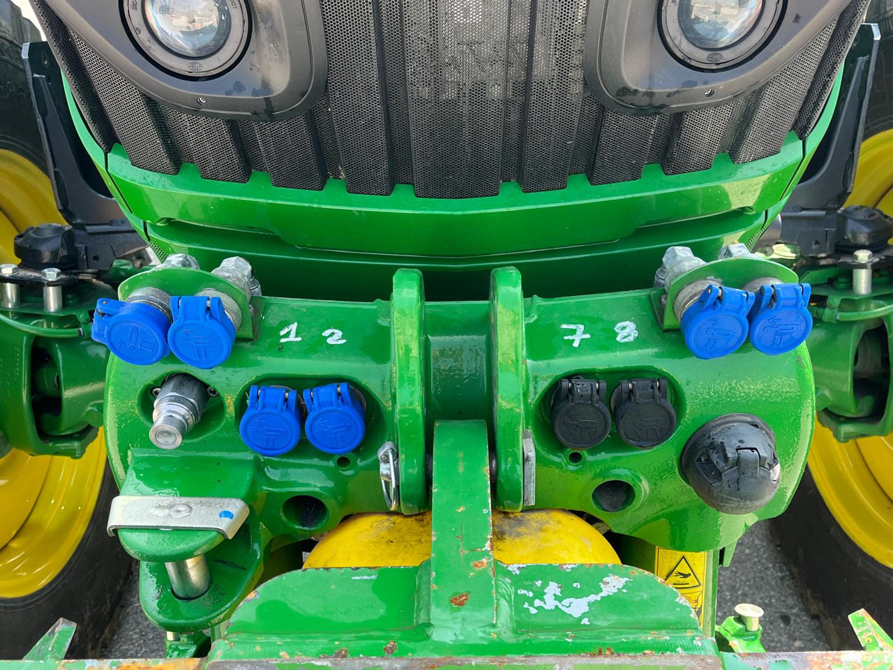Traktor JOHN DEERE 6130R: pilt 13
